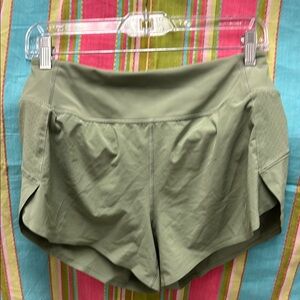 VGUC Athleta Run With it Short 3.5” XS, Olive